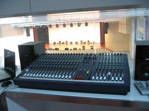 北京調音臺租賃無線話筒出租舞臺燈光租賃-舞臺設備盡在華南城網B2B電子商務平臺-北京唱音悠科技發展有限公司